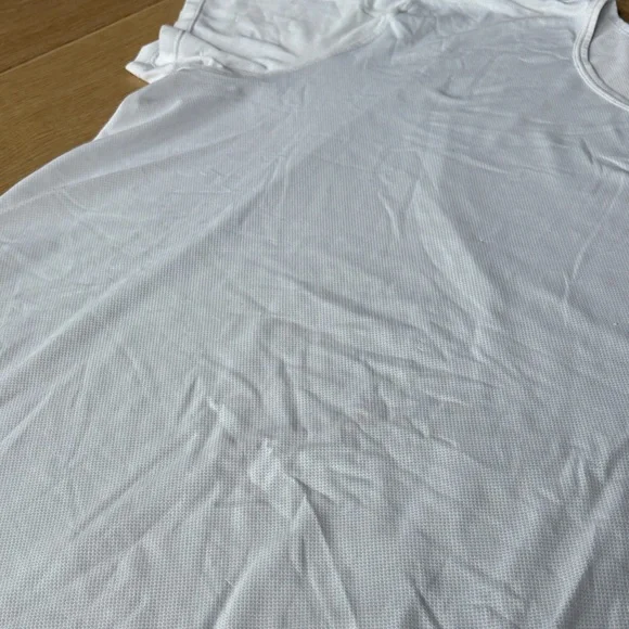 🦄 Uniqlo 2-pack White Men's Undershirts - Picture 3 of 6